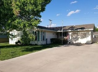 1718 N 3rd St, Garden City, KS 67846