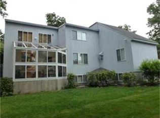 4 Lantern Ln, Worcester, MA 01609