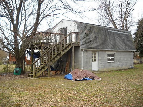 3rd image of 7407 Renee St