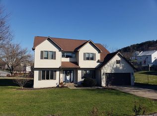 551 Valley View Dr, Duncansville, PA 16635