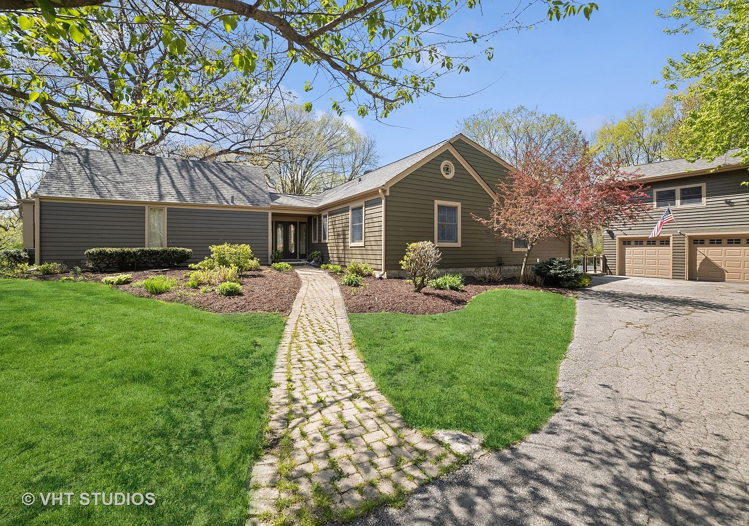 33W370 Woodmere Ln, Wayne, IL 60184 Zillow