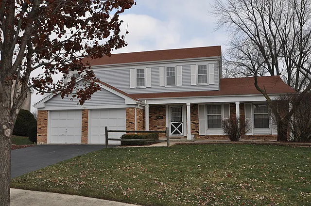 17603 Stonebridge Dr photo 1