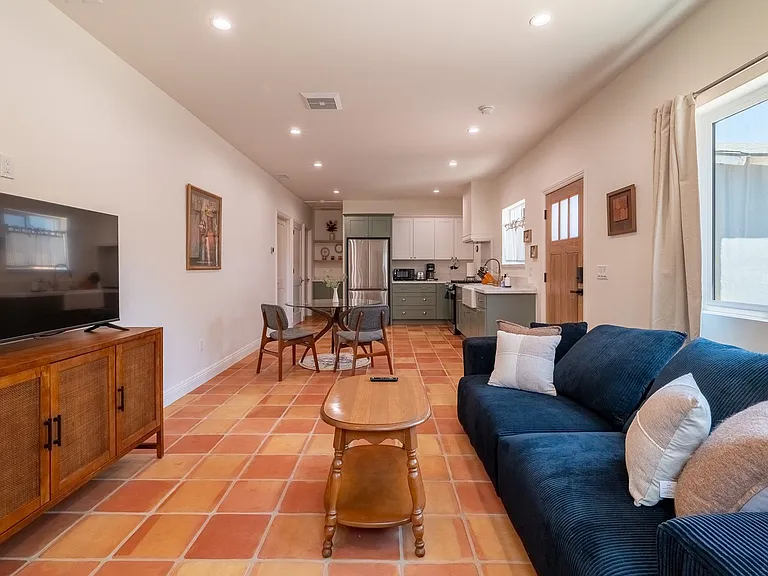 613 W Olive Ave #1 — Photo 19