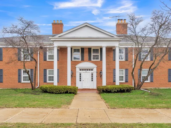 501 Coventry Ln APT 6, Crystal Lake, IL 60014