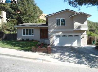 28020 Farm Hill Dr, Hayward, CA 94542