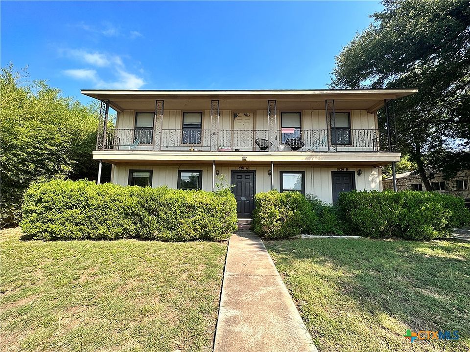 1st image of 526B Burleson St
