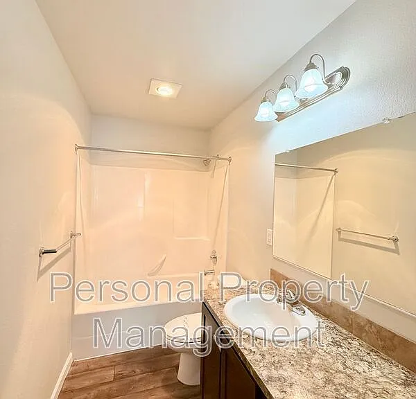 12600 NE 49th St #F — Photo 17
