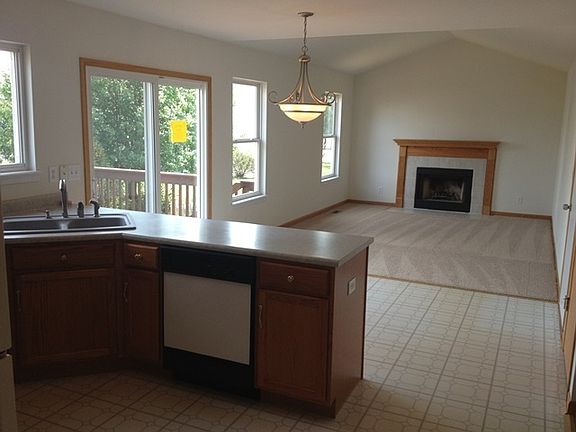 3rd image of 1427 Oakland Cir