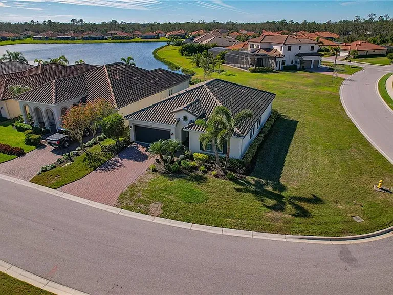 4604 Tobermory Way — Photo 4