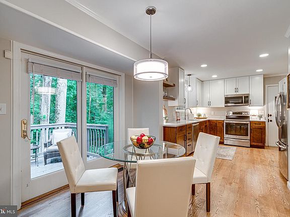 4th image of 5221 Nottinghill Ln