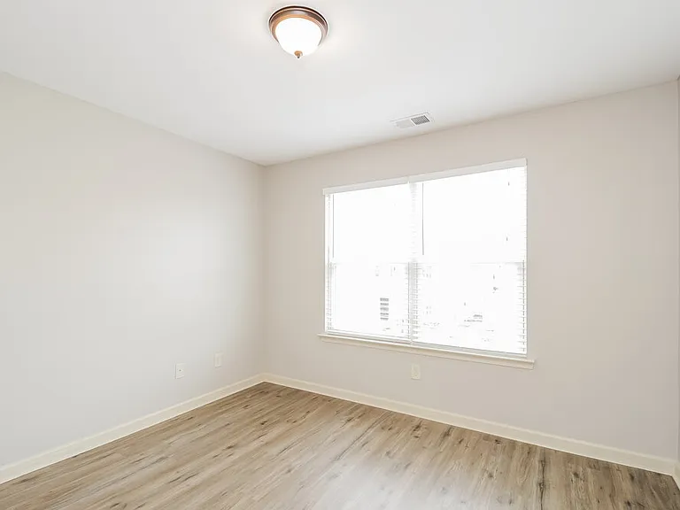 38 Crescent Ln — Photo 14