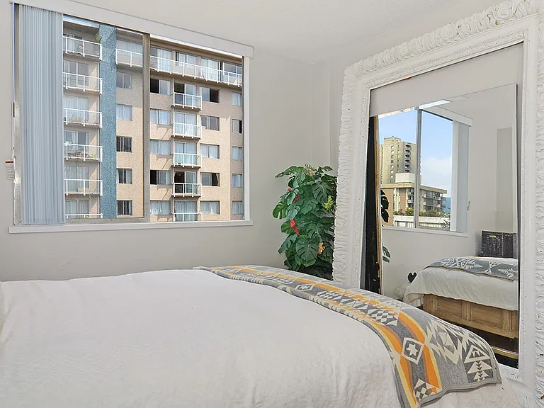 1952 Comox St #501 — Photo 10