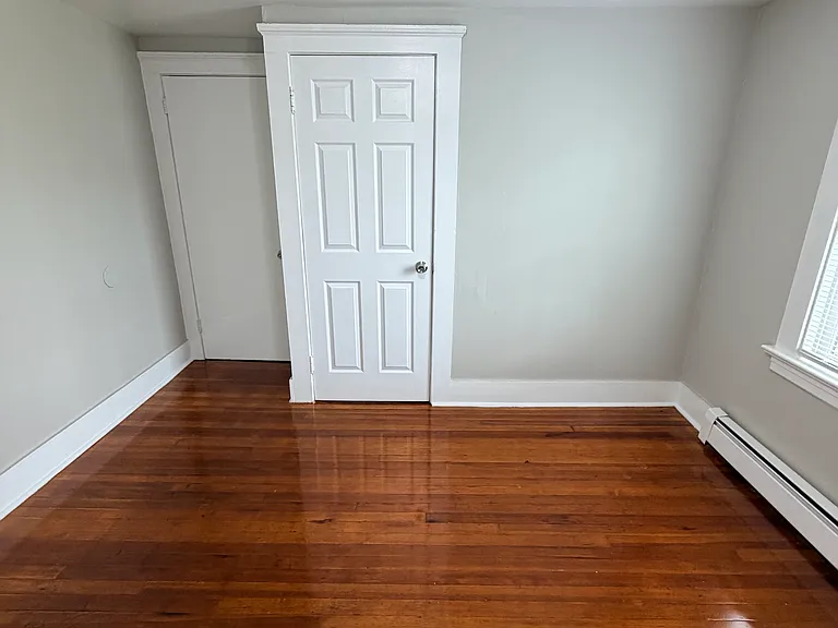 18 Maple St — Photo 8