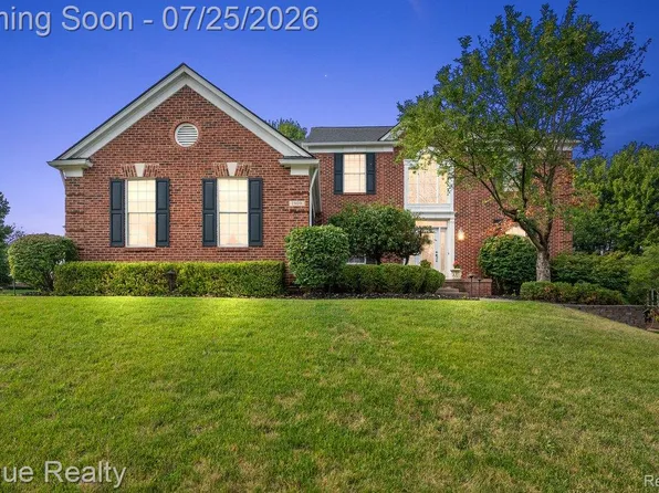 1909 Catlin Dr, Rochester, MI 48306