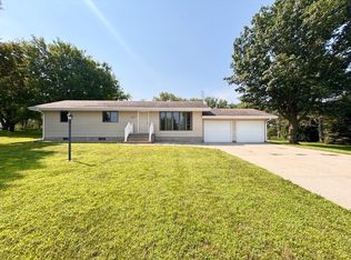 3617 Lakeview Ln, Columbus, NE 68601