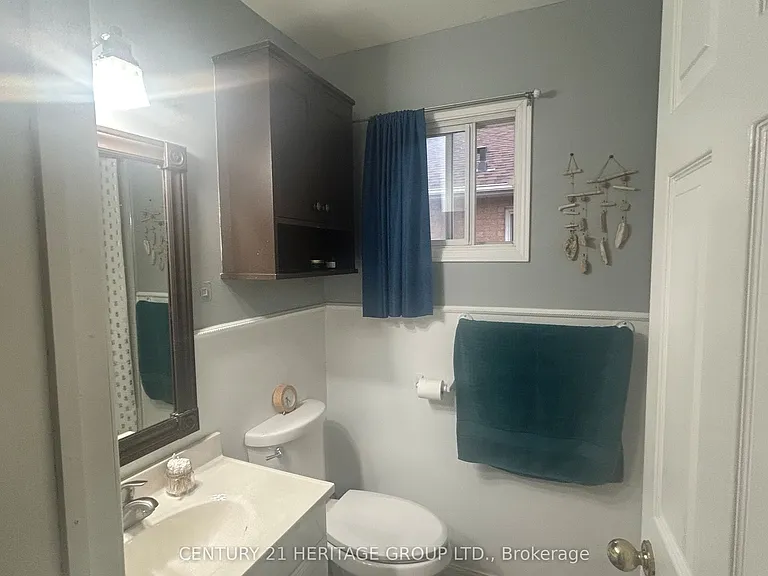 121 Heydon Ave — Photo 10