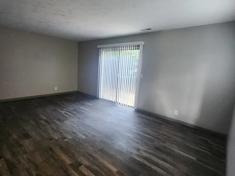 3920 N 110th Plz — Photo 3