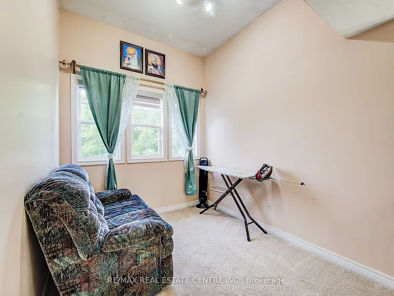 16 Paulstown Cres — Photo 27