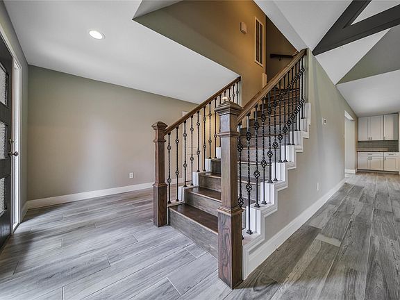 5th image of 602 Thistlewood Dr