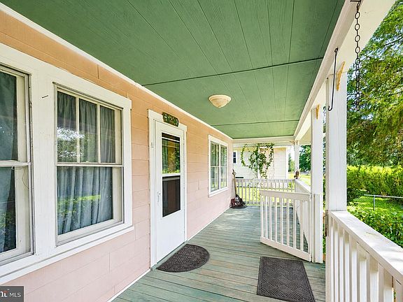 2nd image of 509 Eastview Ct