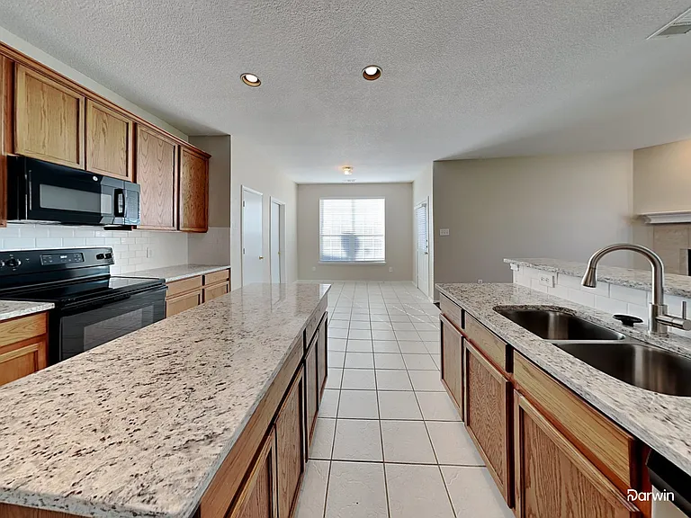 2707 Whisper Ct — Photo 3
