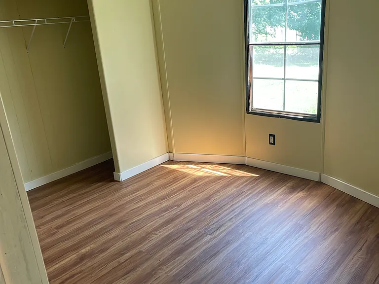 2814 Parkview Ct — Photo 4
