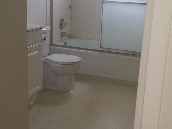 5th image of 2909 Vail Ave SE