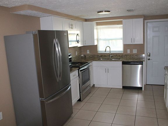 2nd image of 7138 Bellaire Ter