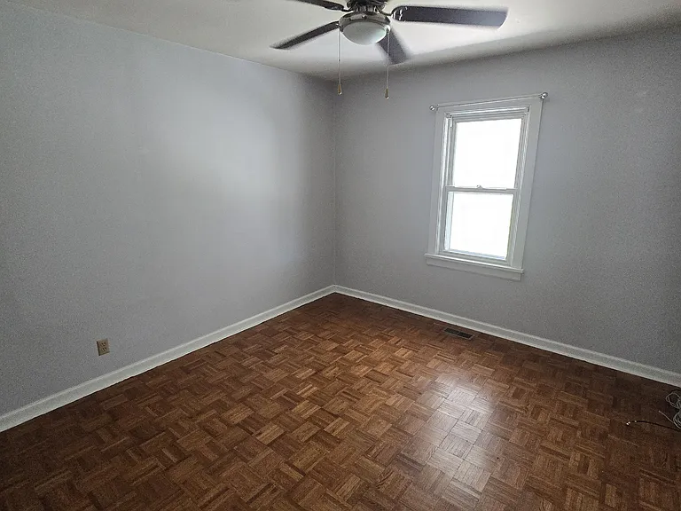 1734 Poplar St — Photo 4