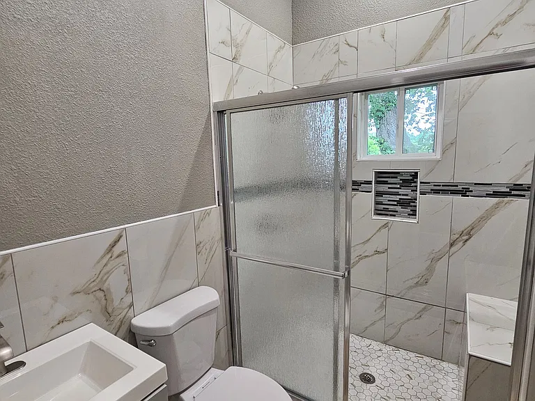 217 E Myrtle St #A — Photo 17