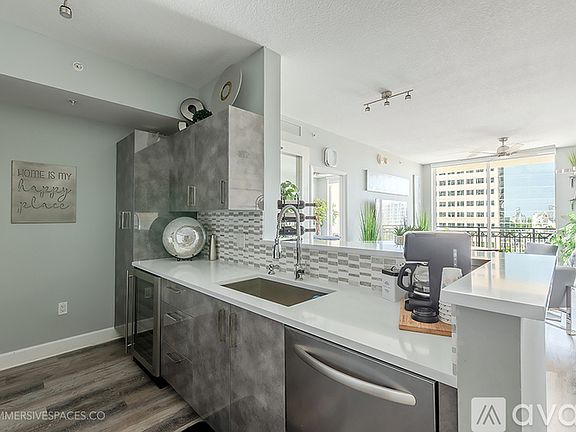 5th image of 550 Okeechobee Blvd APT 704