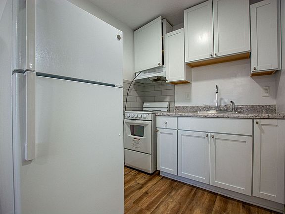 5th image of 2415 E St APT 5