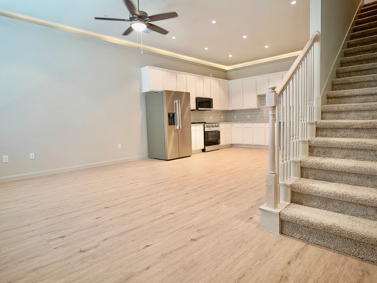 2 bed, 1.5 bath, 1330 sqft, $1,599 — Photo 4