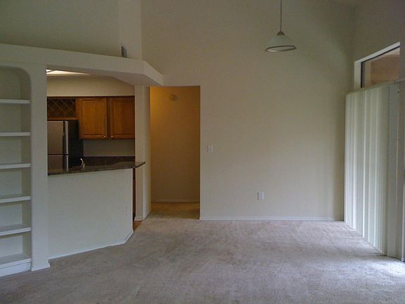5th image of 8141 Mesa Dr