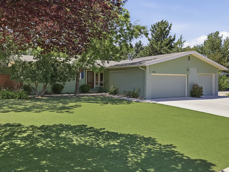 1978 Catalpa Cir