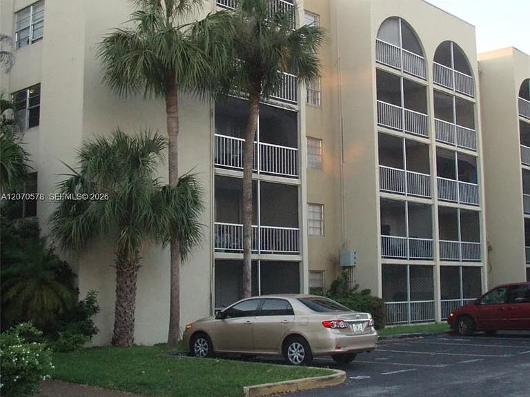 6980 NW 186th St #3-522 — Photo 1