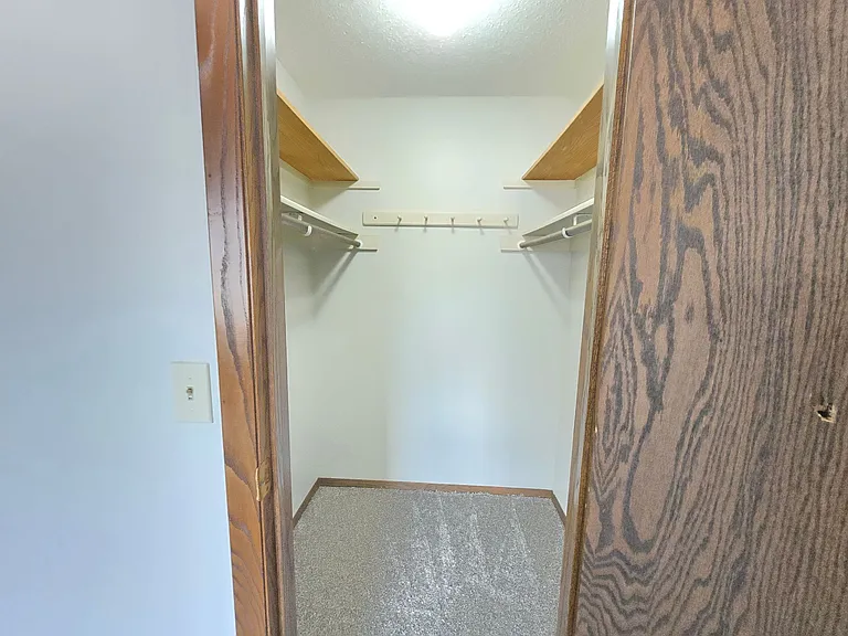 Diplomat Apartments — Photo 10