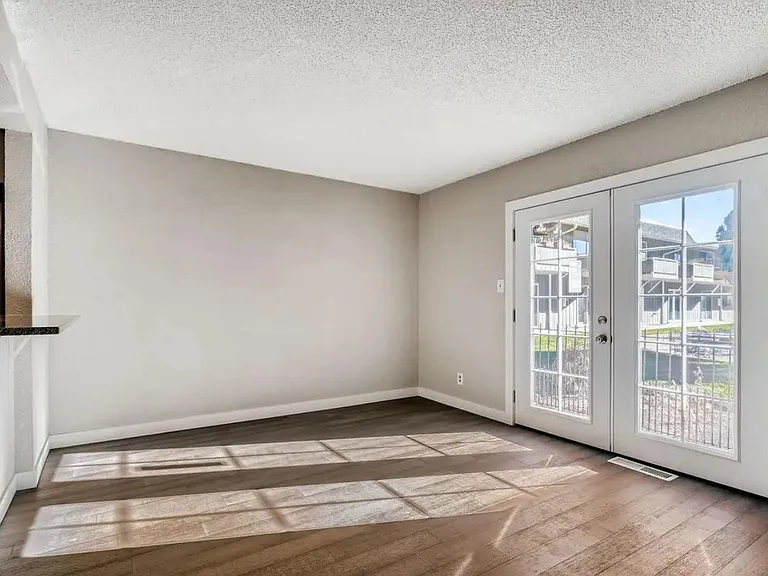 W 20th Ave — Photo 3