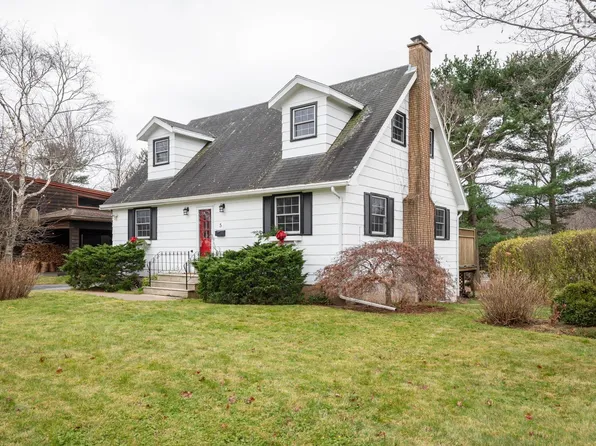 5 Wyndrock Dr, Halifax, NS B3P 1R8