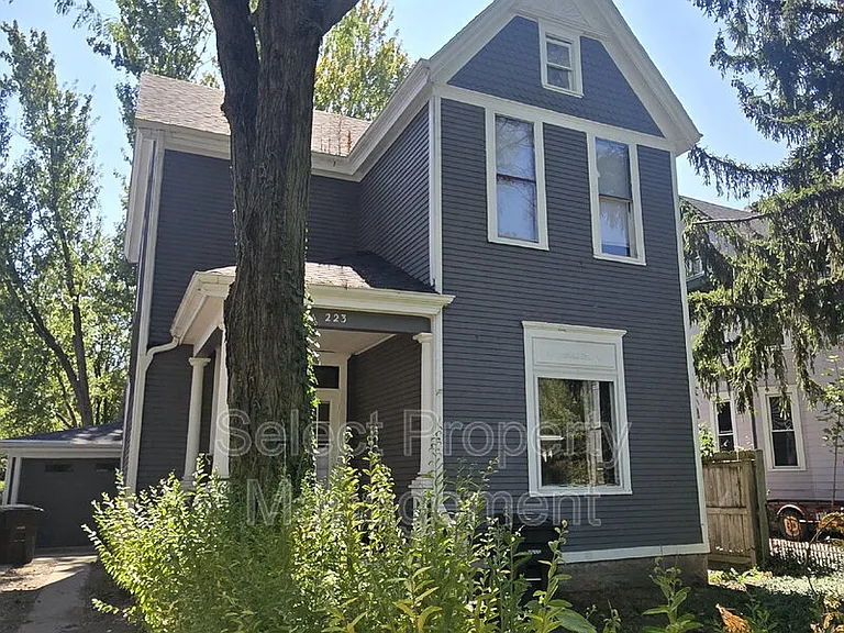 223 W Woodland Ave #1 — Photo 2