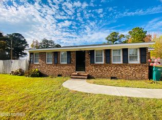139 Lennondale Blvd, Elizabethtown, NC 28337