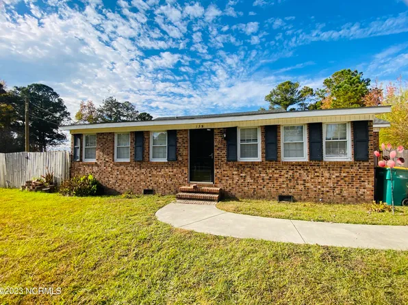 139 Lennondale Boulevard, Elizabethtown, NC 28337