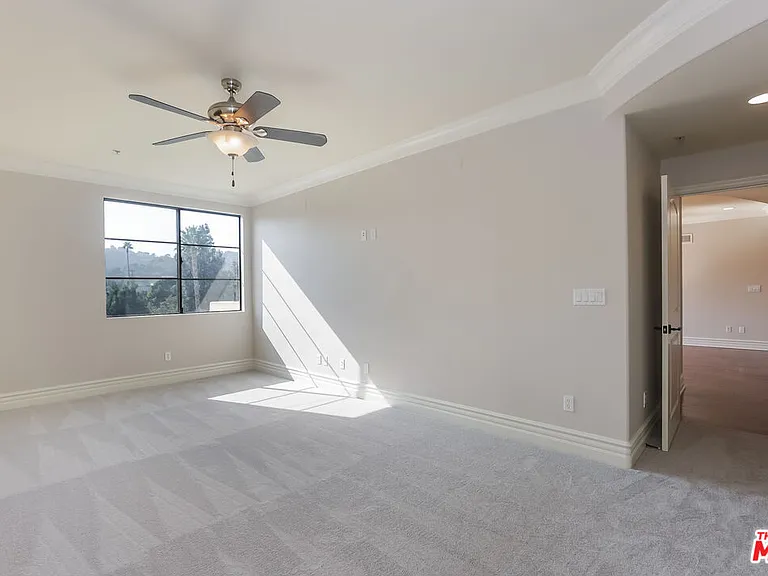 12026 Hoffman St #402 — Photo 22