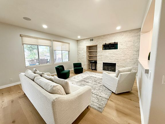 5th image of 3073 S Plainfield Pl