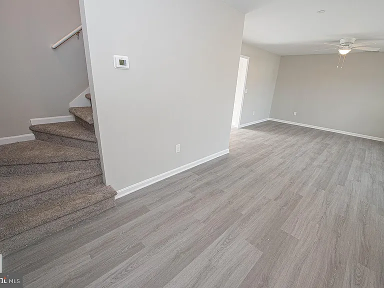 241 Morgans Ct — Photo 32
