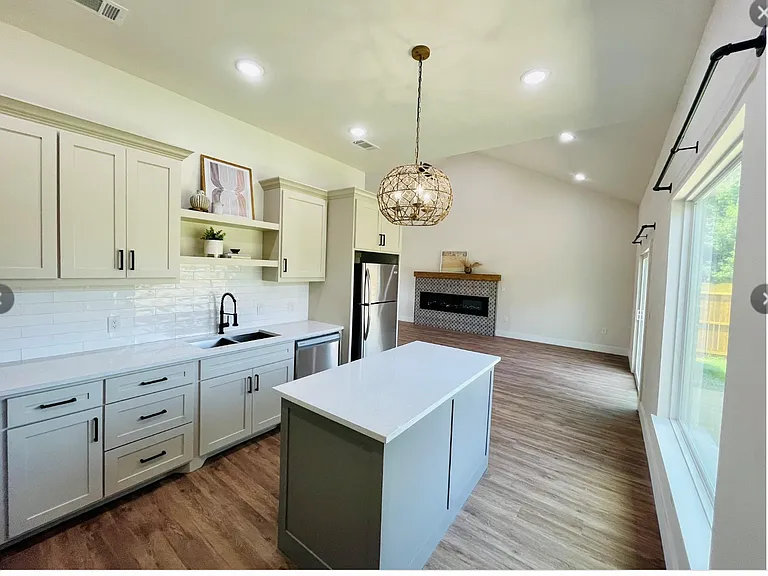 444 Timberbend Trl — Photo 7
