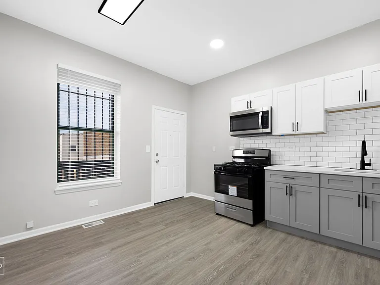 8954 S Commercial — Photo 5