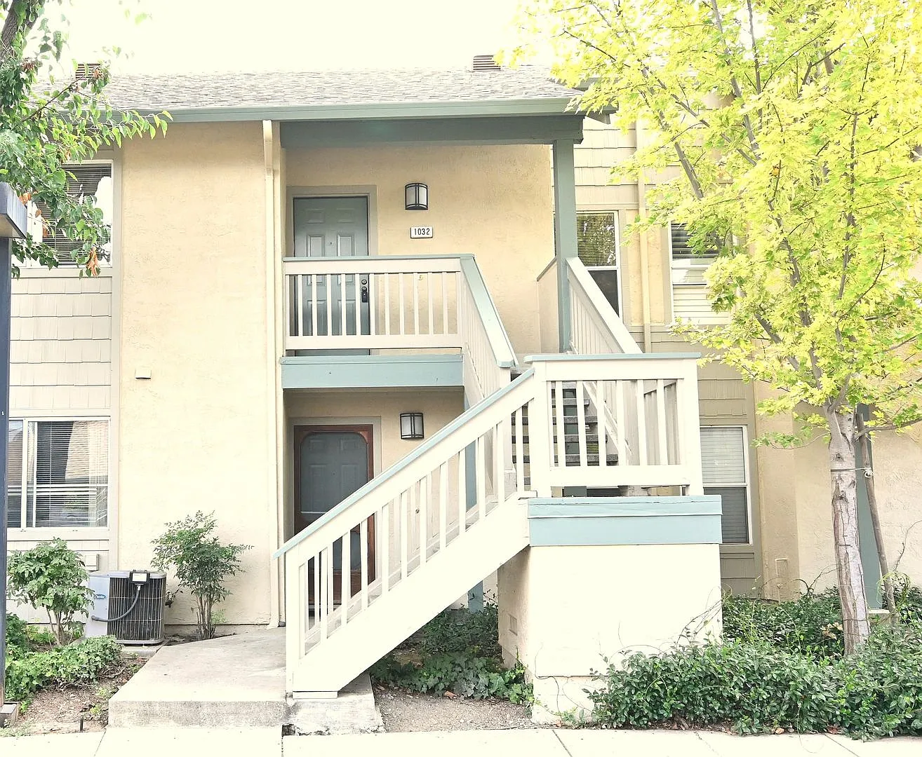 2/2 with private balcony w/ AC & Complex Pool - 1032 Summerplace Dr, San Jose — Photo 1