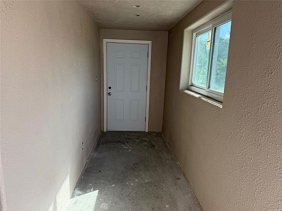 5th image of 163 Sunset Dr