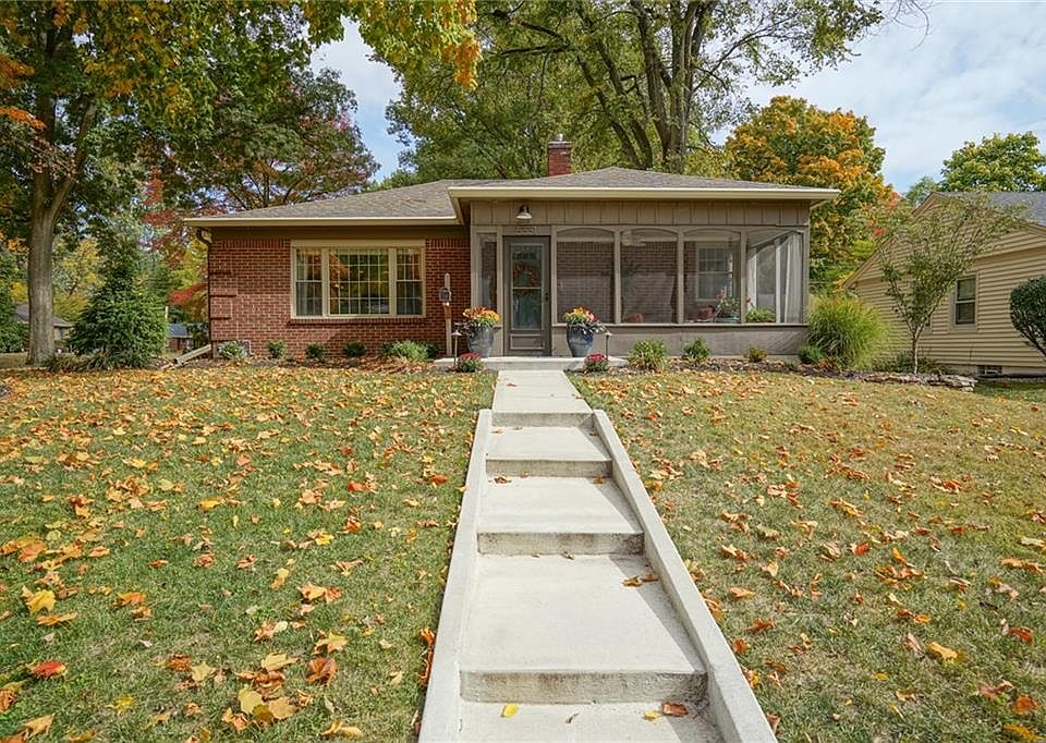 1st image of 5551 Indianola Ave